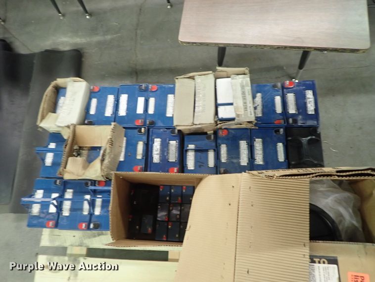 image for item GN9687 Approximately 40 batteries