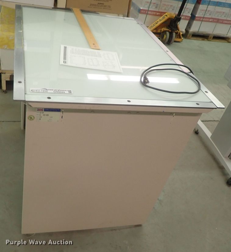 image for item GN9689 NuArc VLT42F light table