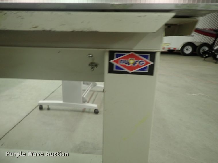 image for item GN9689 NuArc VLT42F light table