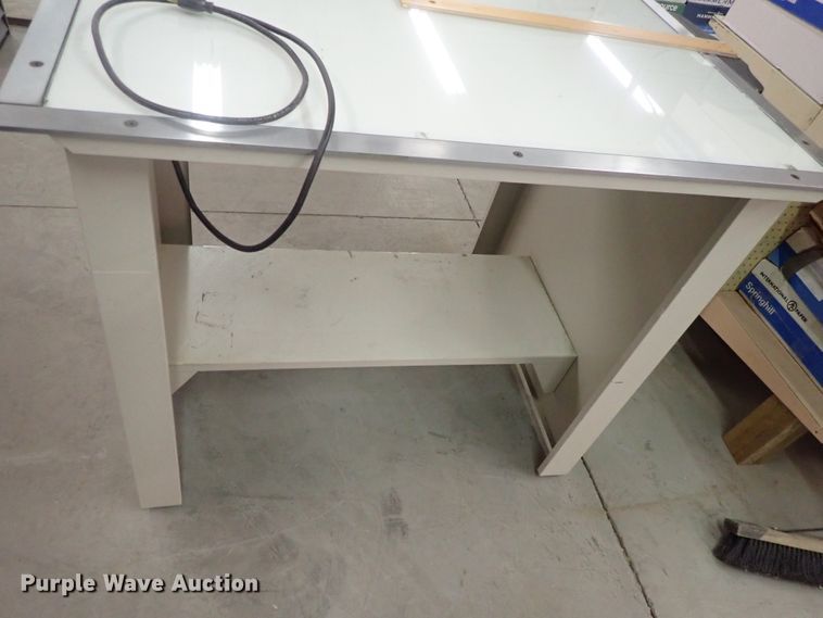 image for item GN9689 NuArc VLT42F light table