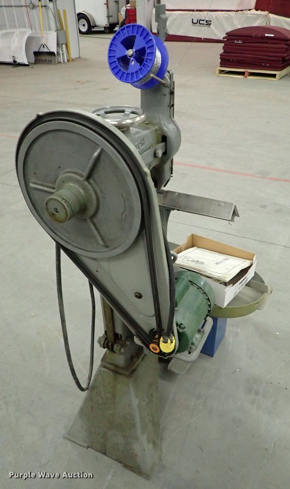 image for item GN9691 Bostitch 7 wire stitcher