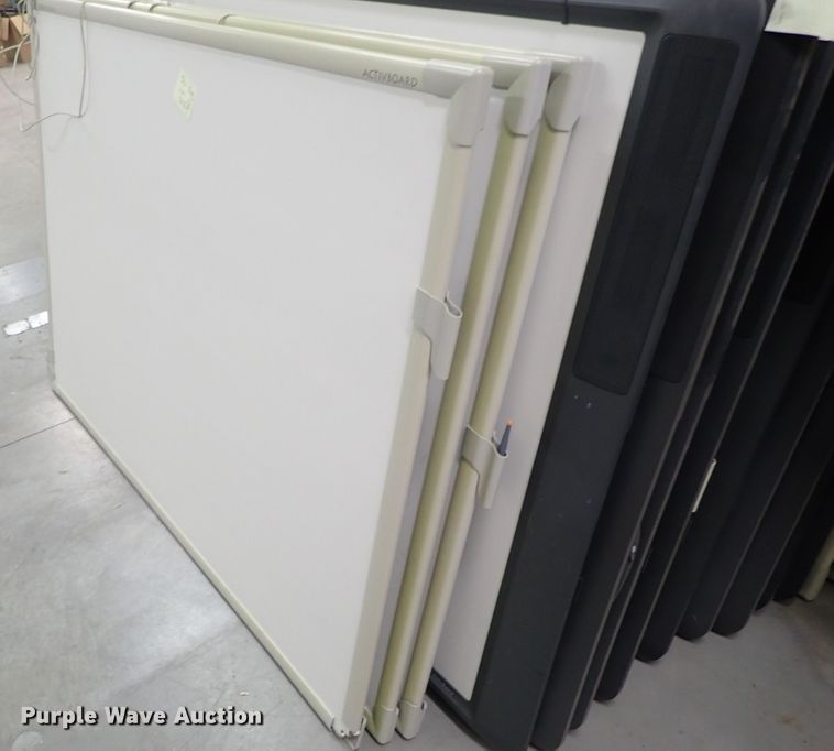 image for item GN9695 Approximately 20 media boards