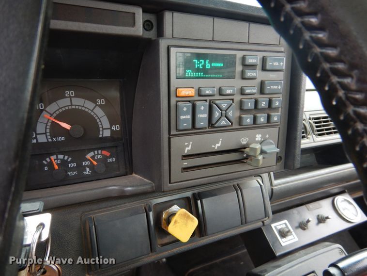 image for item GN9975 1995 Chevrolet Kodiak C6500 digger derrick truck