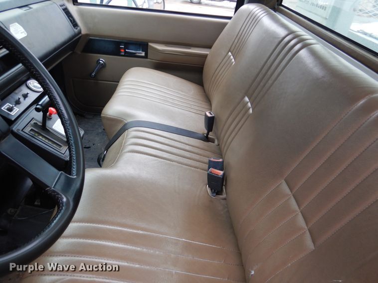 image for item GN9975 1995 Chevrolet Kodiak C6500 digger derrick truck