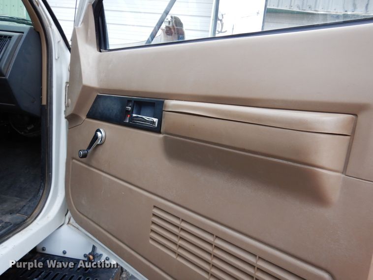 image for item GN9975 1995 Chevrolet Kodiak C6500 digger derrick truck