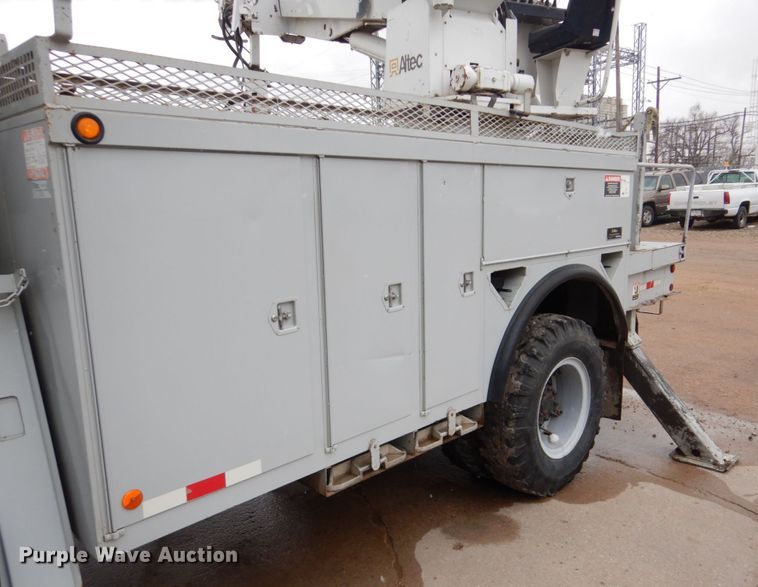 image for item GN9975 1995 Chevrolet Kodiak C6500 digger derrick truck