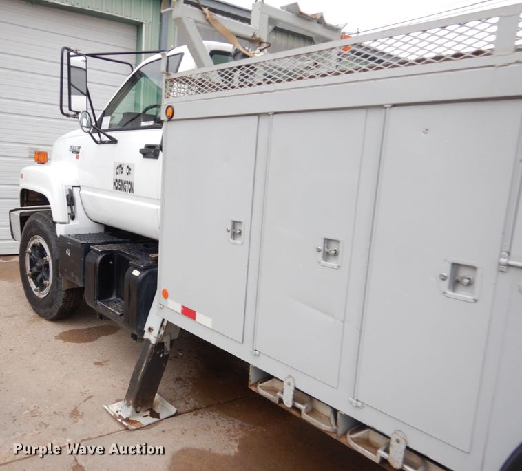 image for item GN9975 1995 Chevrolet Kodiak C6500 digger derrick truck