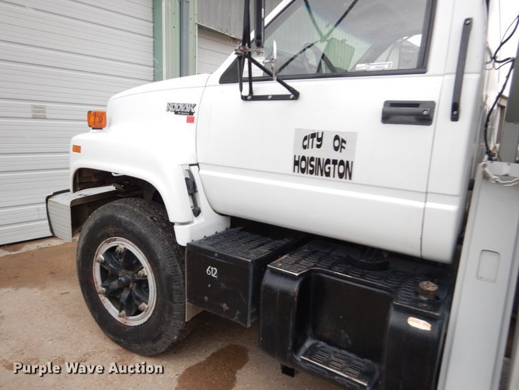 image for item GN9975 1995 Chevrolet Kodiak C6500 digger derrick truck