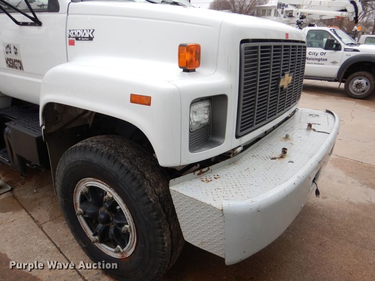 image for item GN9975 1995 Chevrolet Kodiak C6500 digger derrick truck