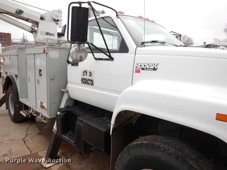 image for item GN9975 1995 Chevrolet Kodiak C6500 digger derrick truck