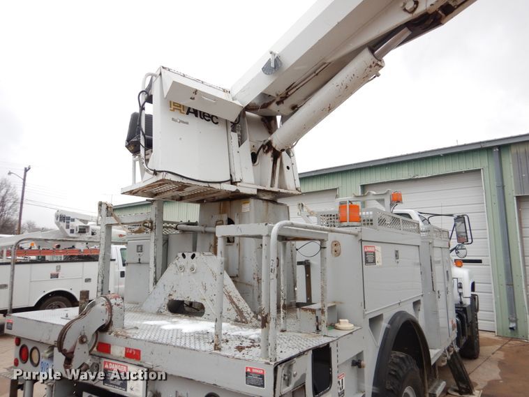 image for item GN9975 1995 Chevrolet Kodiak C6500 digger derrick truck