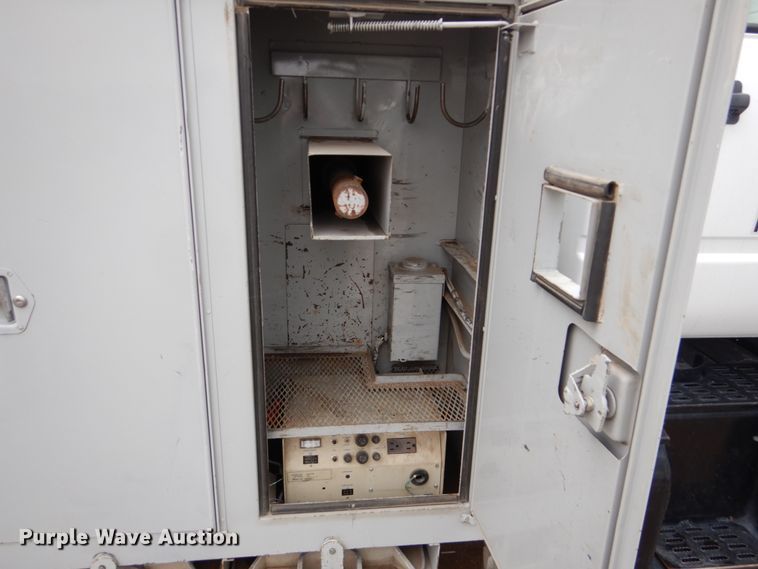 image for item GN9975 1995 Chevrolet Kodiak C6500 digger derrick truck