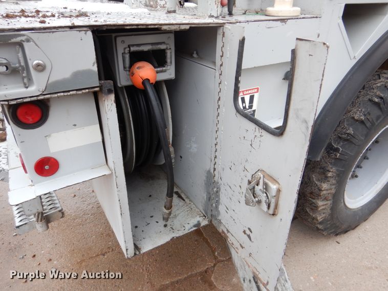 image for item GN9975 1995 Chevrolet Kodiak C6500 digger derrick truck