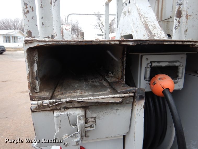 image for item GN9975 1995 Chevrolet Kodiak C6500 digger derrick truck