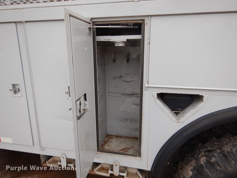 image for item GN9975 1995 Chevrolet Kodiak C6500 digger derrick truck