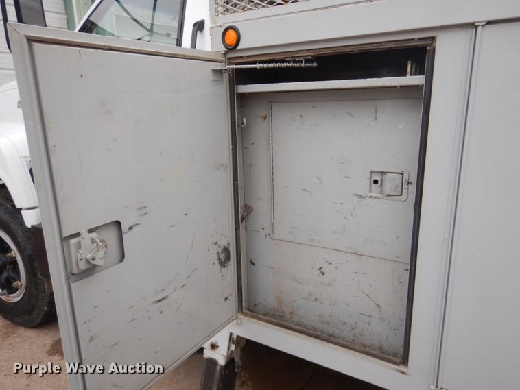 image for item GN9975 1995 Chevrolet Kodiak C6500 digger derrick truck