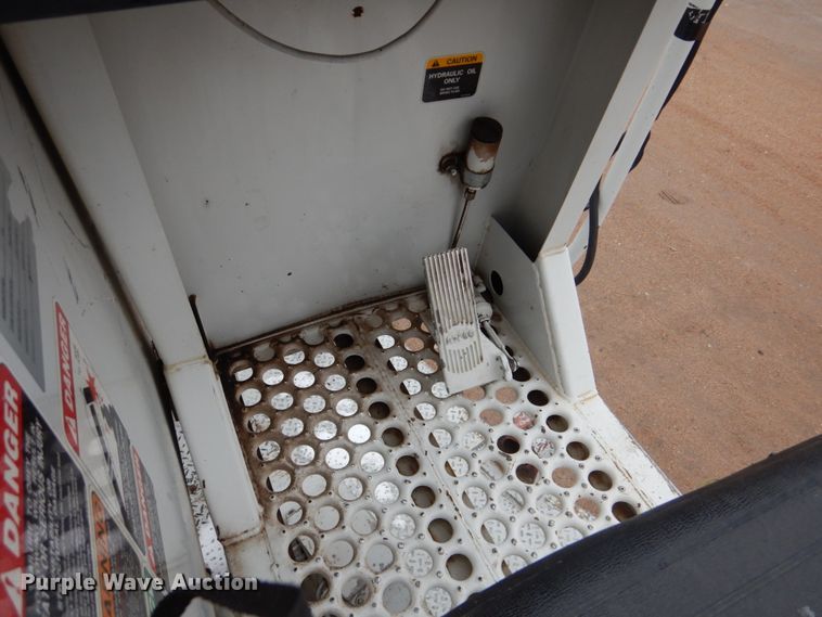 image for item GN9975 1995 Chevrolet Kodiak C6500 digger derrick truck