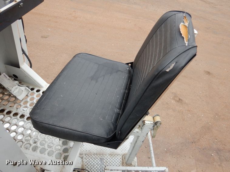 image for item GN9975 1995 Chevrolet Kodiak C6500 digger derrick truck