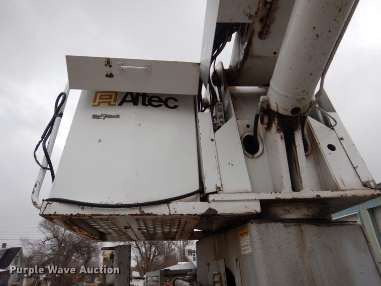 image for item GN9975 1995 Chevrolet Kodiak C6500 digger derrick truck