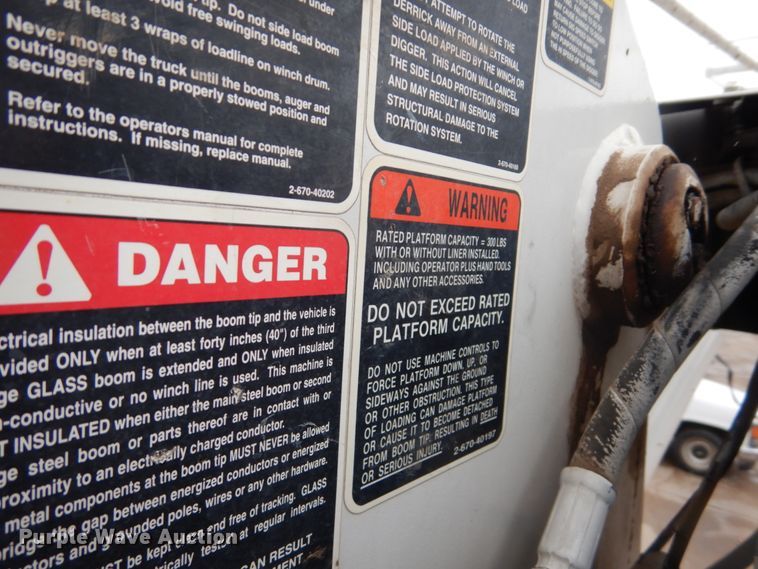 image for item GN9975 1995 Chevrolet Kodiak C6500 digger derrick truck