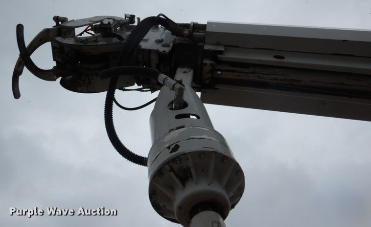 image for item GN9975 1995 Chevrolet Kodiak C6500 digger derrick truck