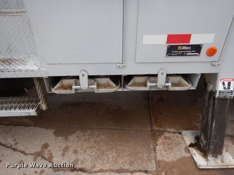 image for item GN9975 1995 Chevrolet Kodiak C6500 digger derrick truck