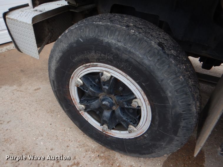 image for item GN9975 1995 Chevrolet Kodiak C6500 digger derrick truck