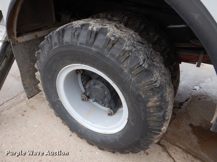 image for item GN9975 1995 Chevrolet Kodiak C6500 digger derrick truck