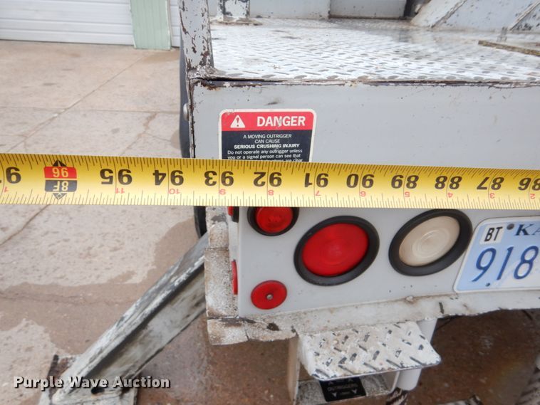 image for item GN9975 1995 Chevrolet Kodiak C6500 digger derrick truck