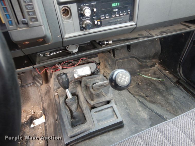 image for item GN9977 1989 Chevrolet S10 pickup truck