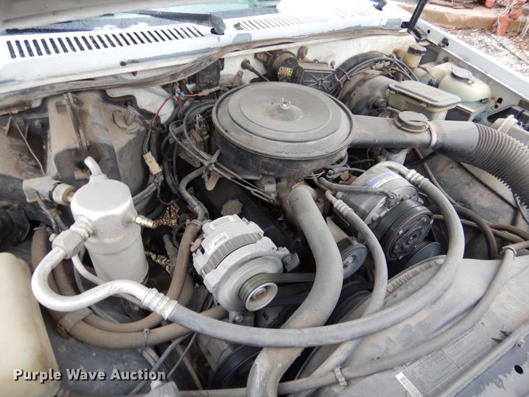 image for item GN9977 1989 Chevrolet S10 pickup truck