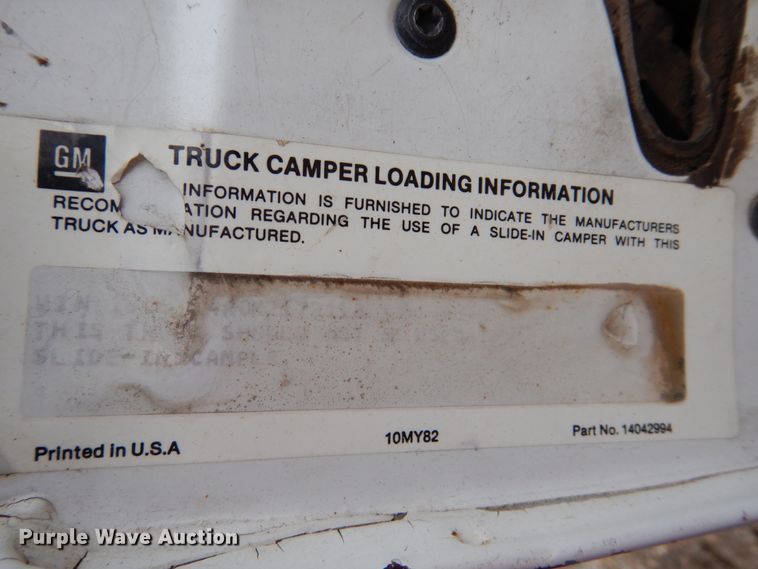 image for item GN9977 1989 Chevrolet S10 pickup truck