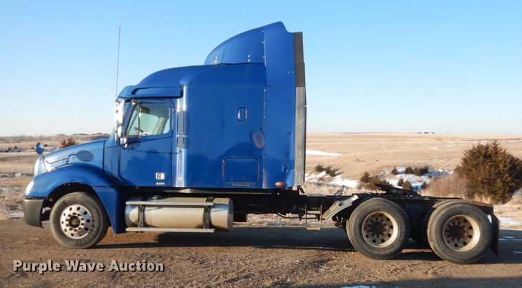 image for item GW9478 2003 Freightliner Columbia semi truck