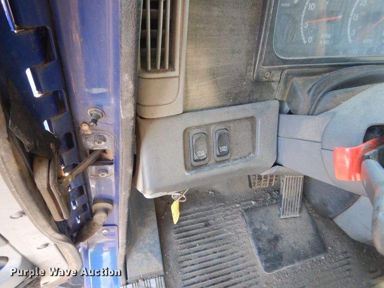 image for item GW9478 2003 Freightliner Columbia semi truck