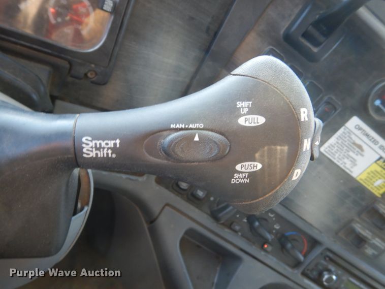 image for item GW9478 2003 Freightliner Columbia semi truck