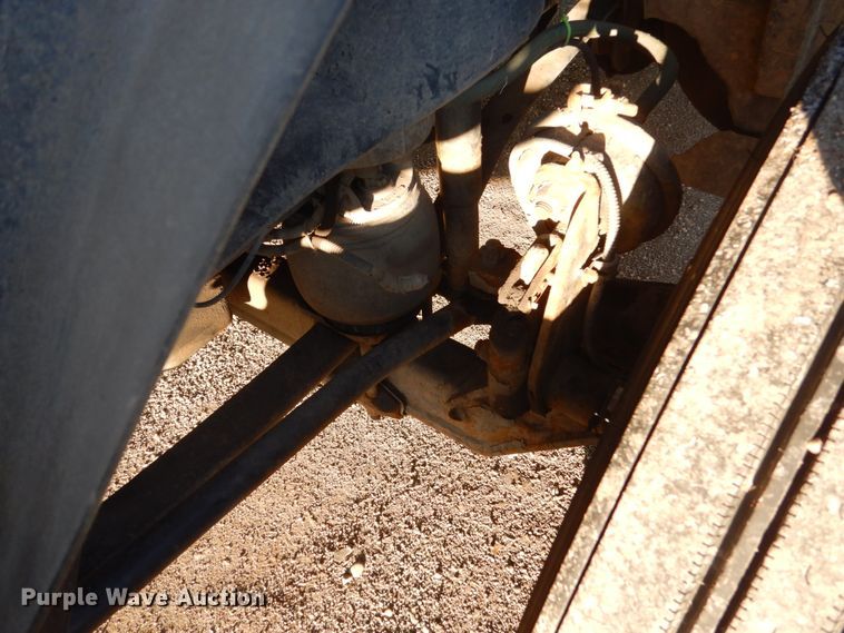 image for item GW9478 2003 Freightliner Columbia semi truck