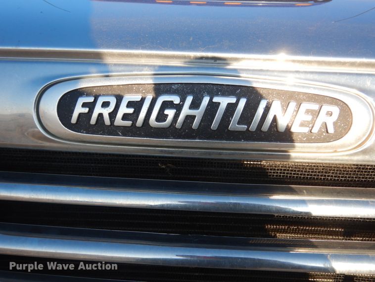 image for item GW9478 2003 Freightliner Columbia semi truck