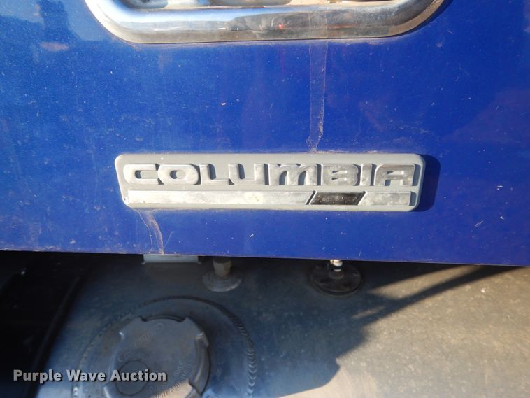 image for item GW9478 2003 Freightliner Columbia semi truck