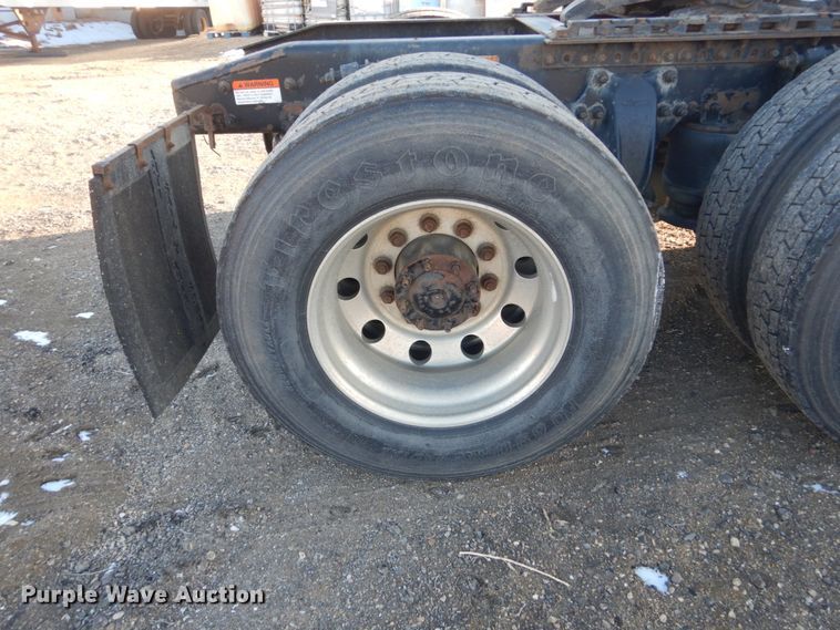 image for item GW9478 2003 Freightliner Columbia semi truck