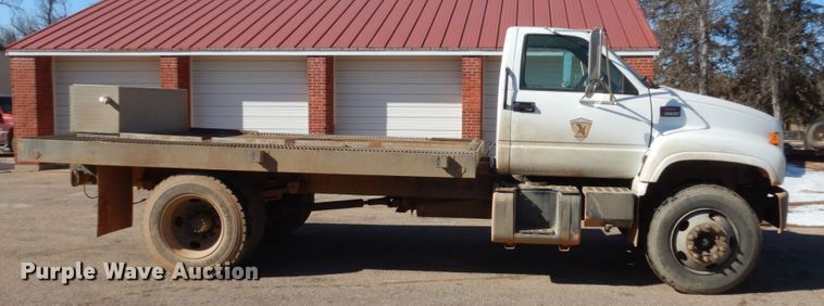 image for item GW9480 2002 GMC C6500 flatbed truck