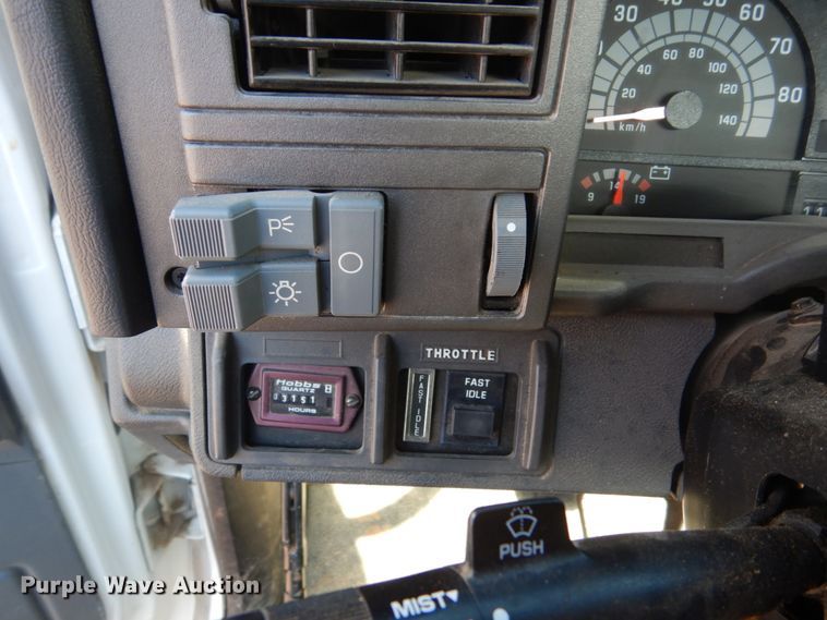 image for item GW9480 2002 GMC C6500 flatbed truck