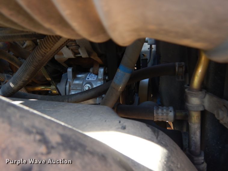 image for item GW9480 2002 GMC C6500 flatbed truck