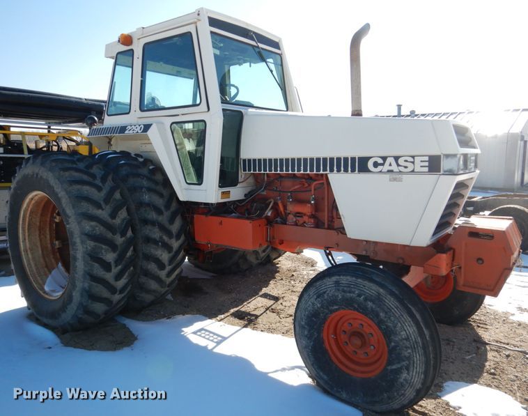 image for item GX9869 1982 Case 2290 tractor