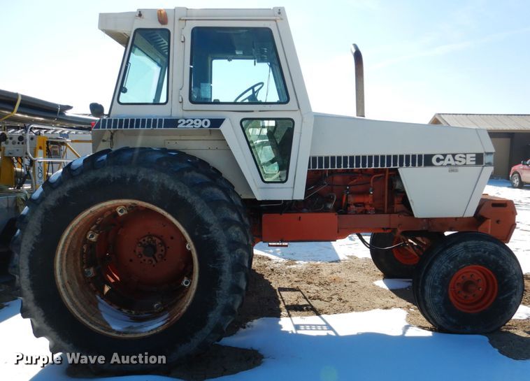 image for item GX9869 1982 Case 2290 tractor