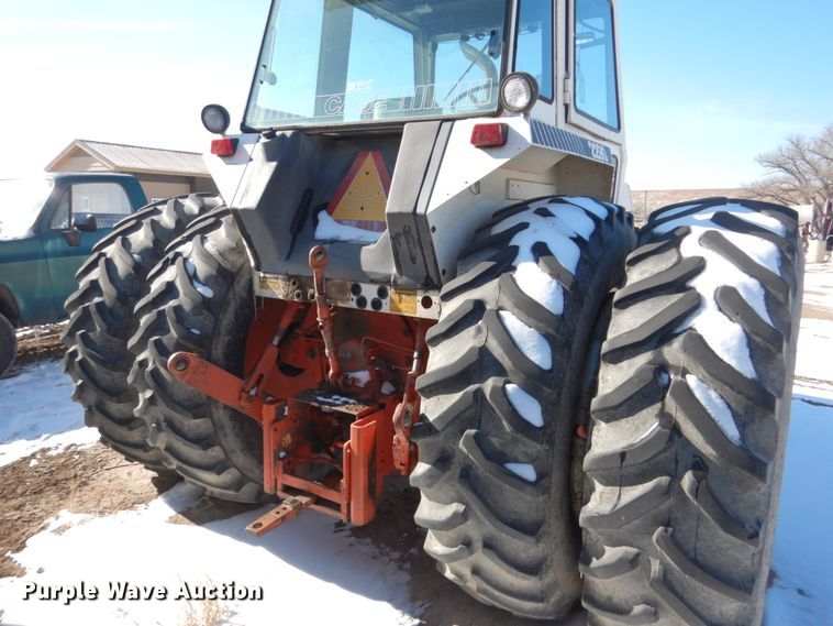 image for item GX9869 1982 Case 2290 tractor