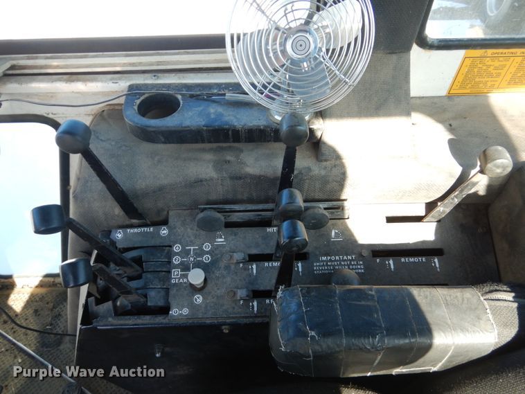 image for item GX9869 1982 Case 2290 tractor