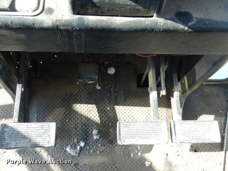 image for item GX9869 1982 Case 2290 tractor