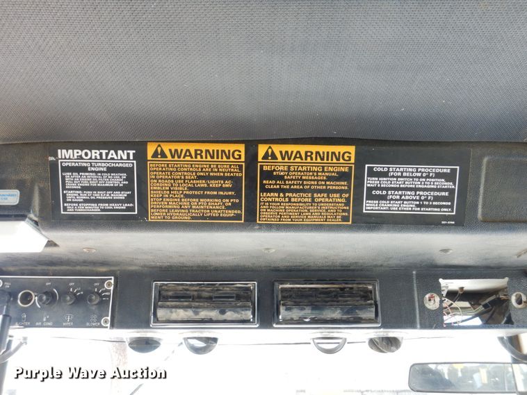 image for item GX9869 1982 Case 2290 tractor