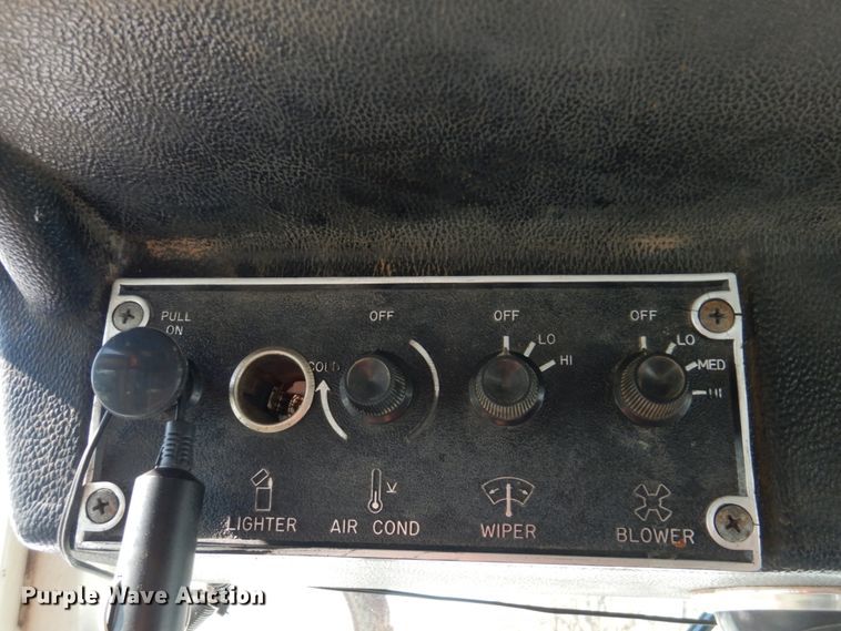 image for item GX9869 1982 Case 2290 tractor