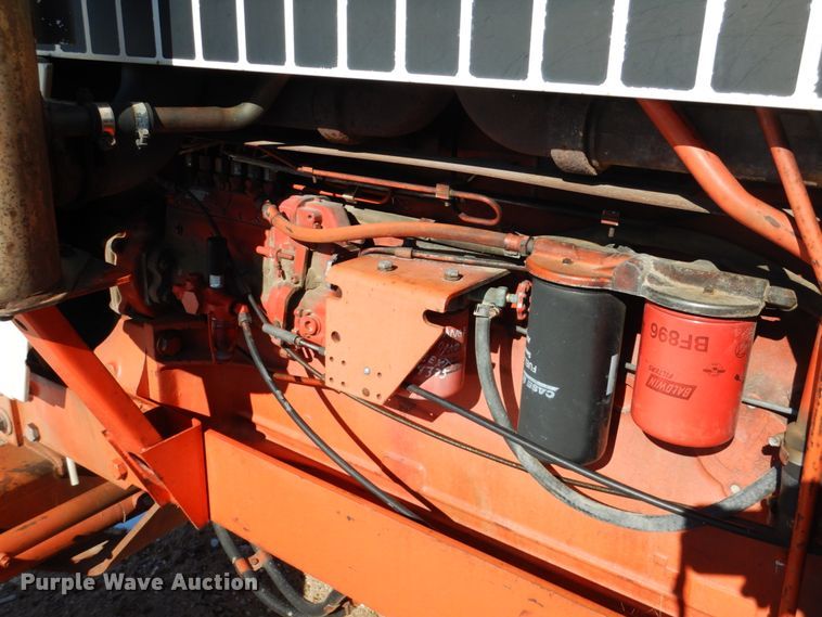 image for item GX9869 1982 Case 2290 tractor